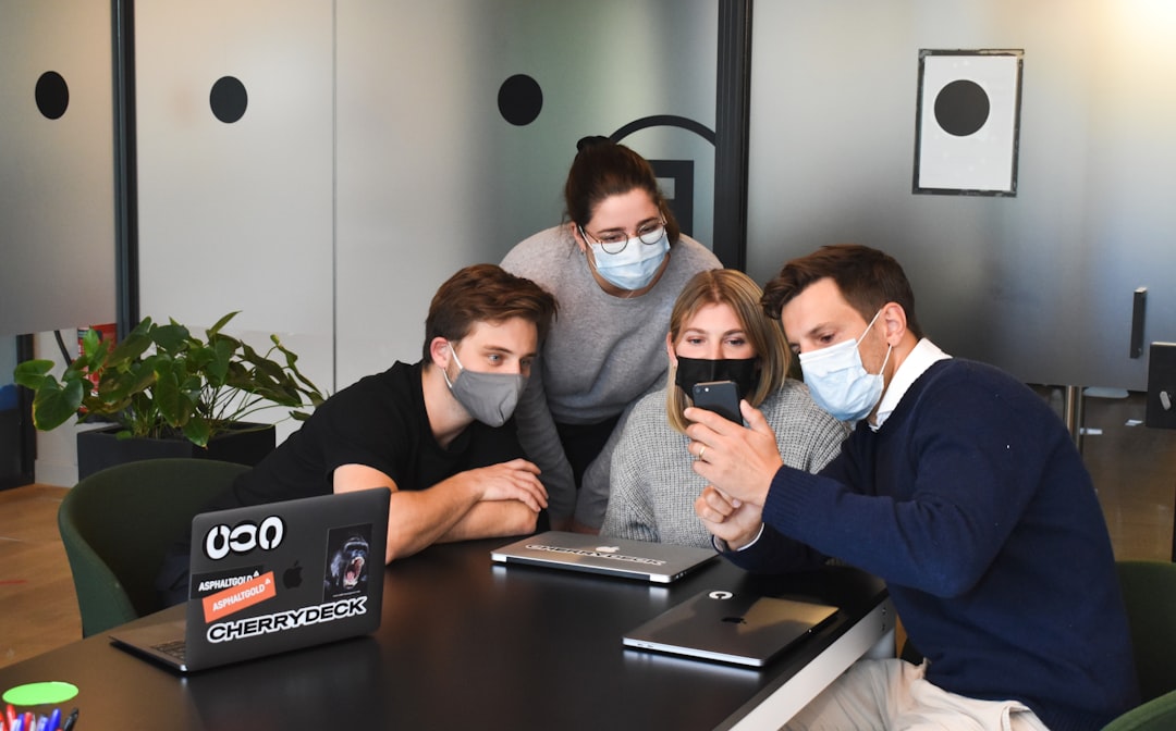 Video brevi agenzia viaggi: sistema operativo per lead locali