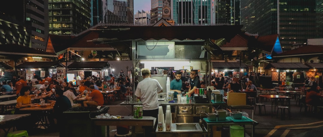 Perché Singapore insegna lo street food sicuro all'estero meglio di molte altre città