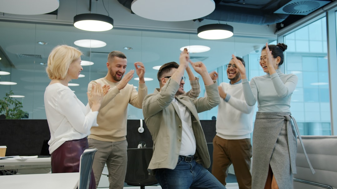 Il modello operativo: brand hub, profili specialisti, funnel unico