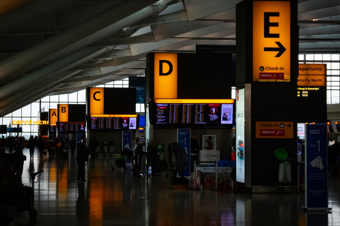실제로 줄을 줄여주는 공항 보안 검색 팁
