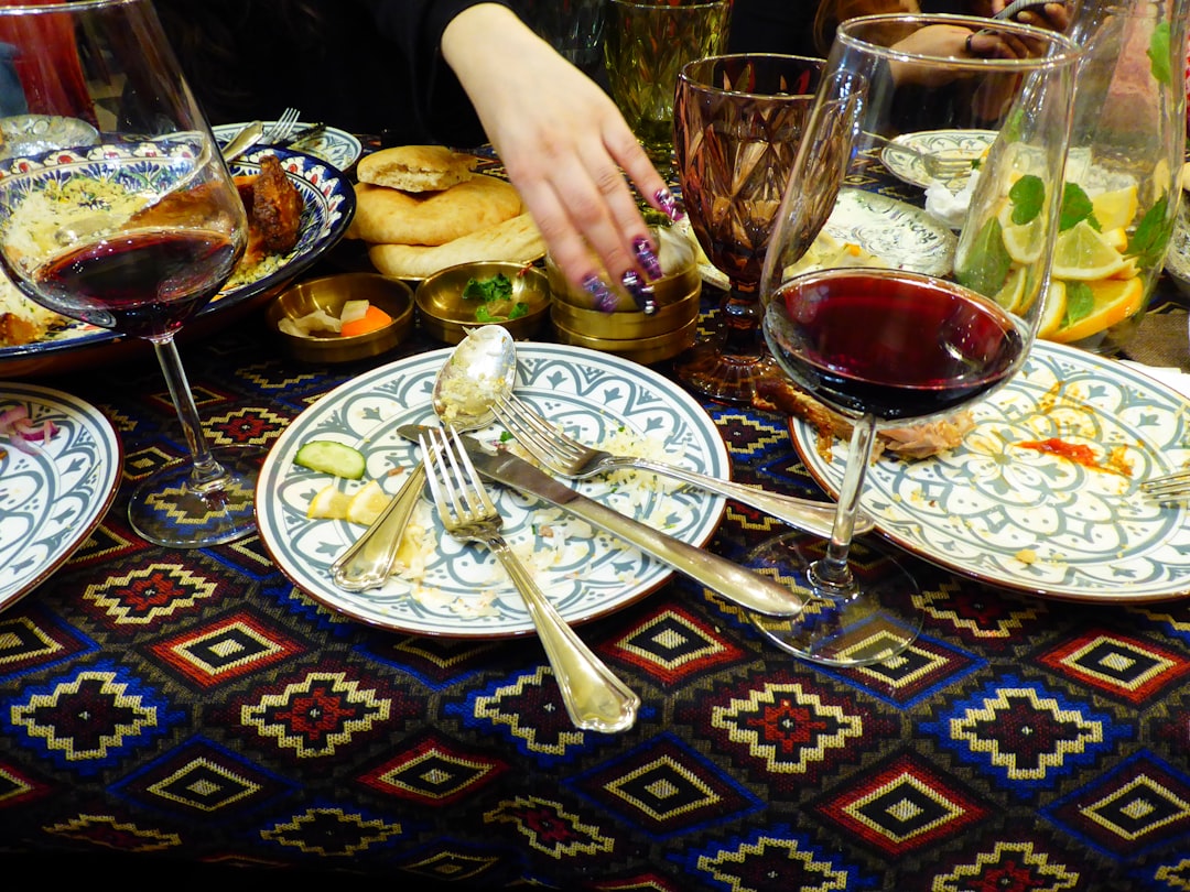 Table Manners & Rituals: Global Etiquette Every Traveler Should Know
