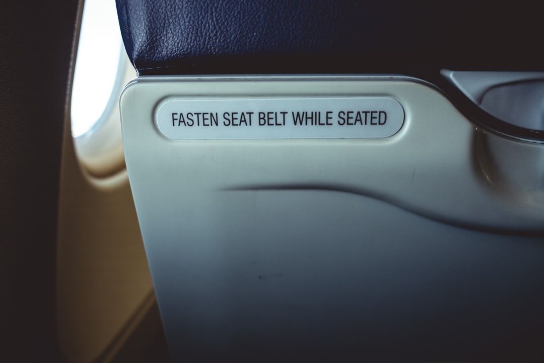 Dormir en avion: une question de posture, de timing et de silence