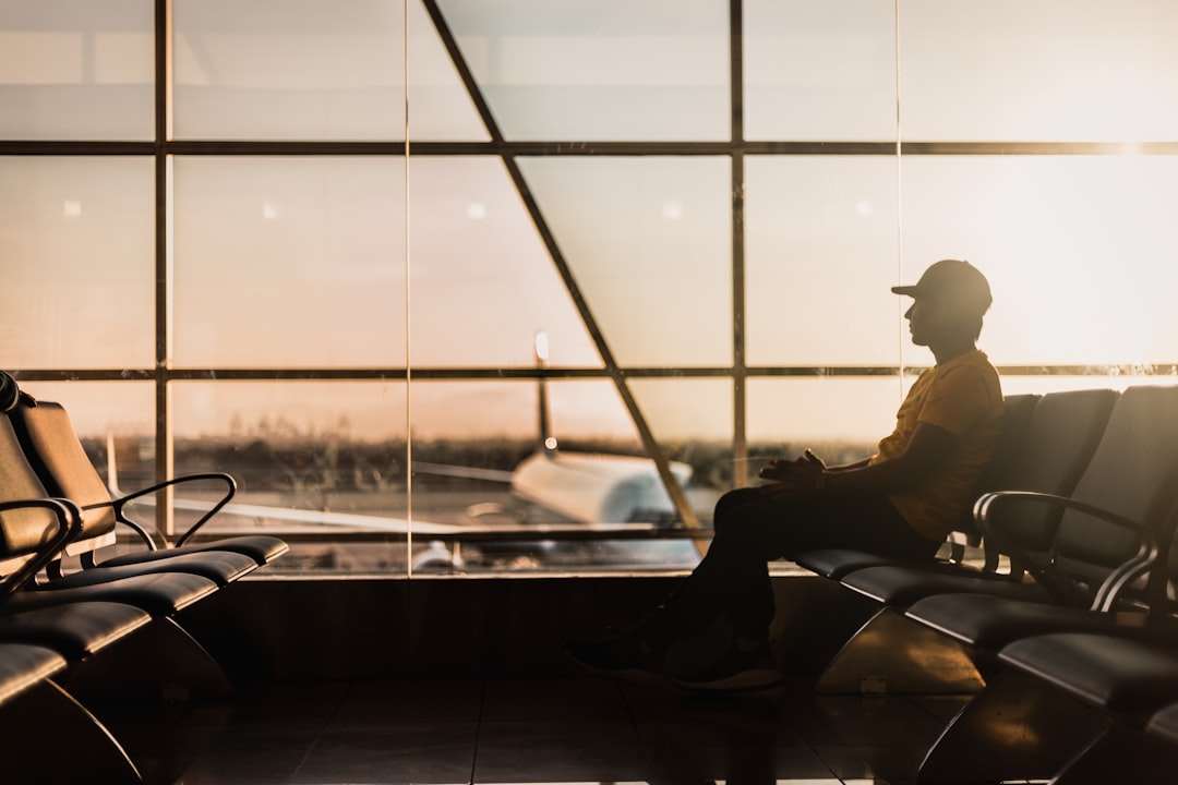 Por que os aeroportos fazem você perder tempo e dinheiro
