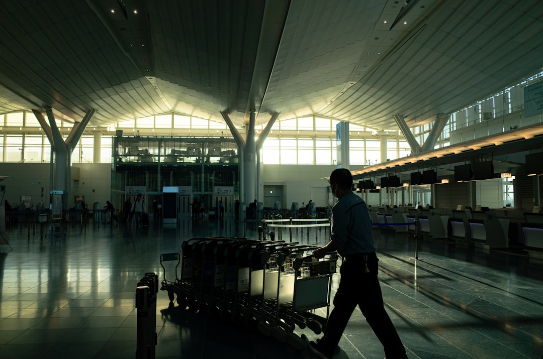 2026 공항 절약 팁: 대기 줄과 비용을 줄이는 터미널 플랜
