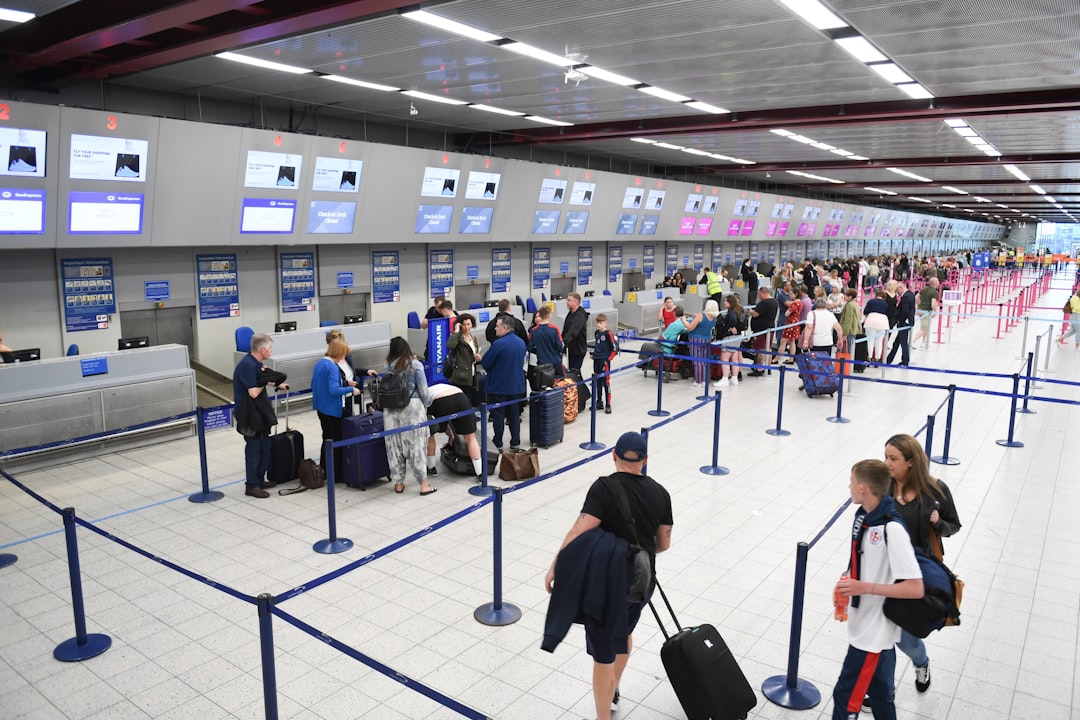 Dicas de segurança no aeroporto que realmente fazem a fila andar