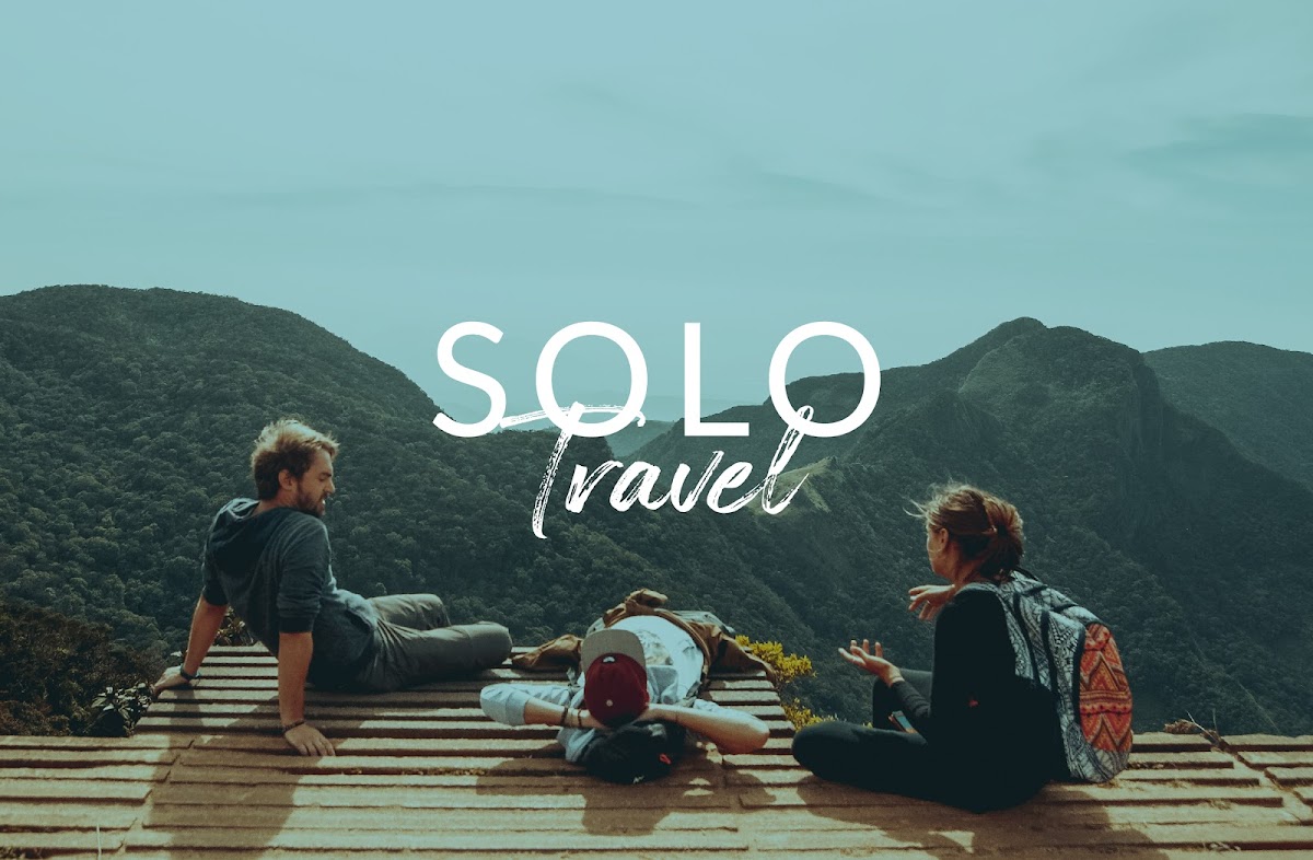 Viajar sozinho com segurança em 2026: hábitos reais