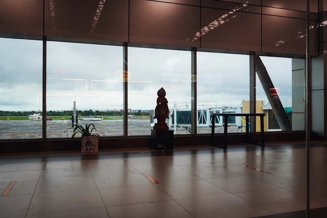 Economize nos aeroportos em 2026: fuja das filas e taxas