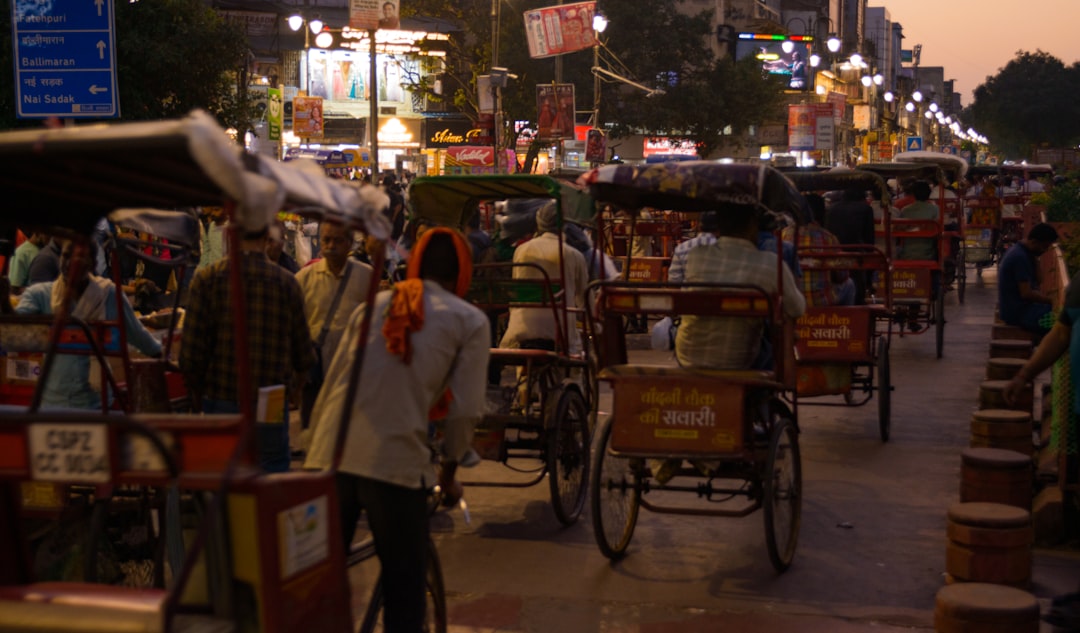 Evitare truffe in viaggio 2026: riconoscere e prevenire i raggiri