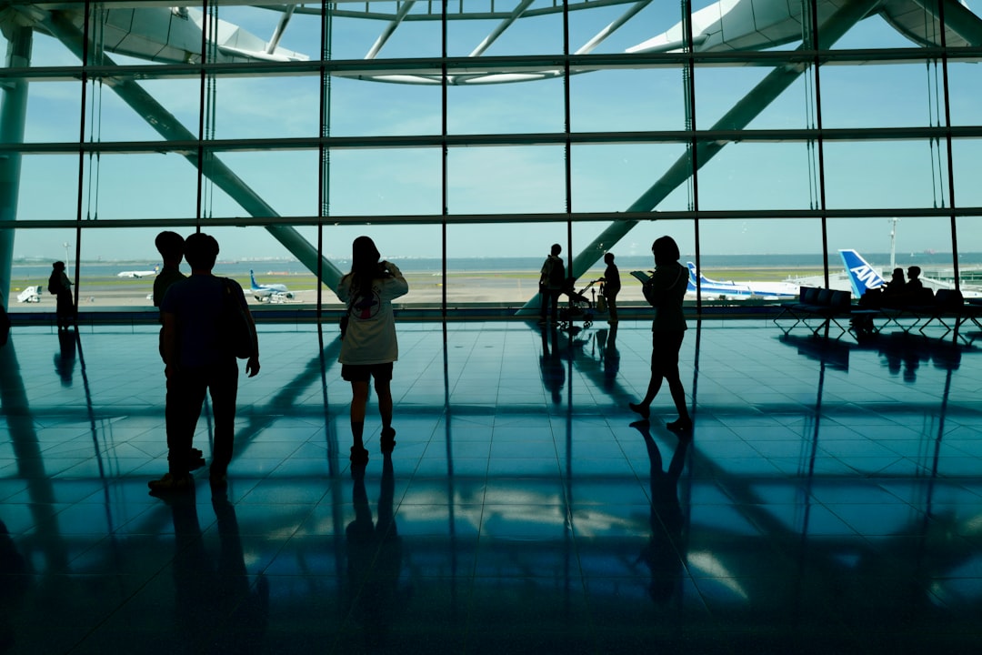 Por qué el aeropuerto es donde más se escapa el presupuesto