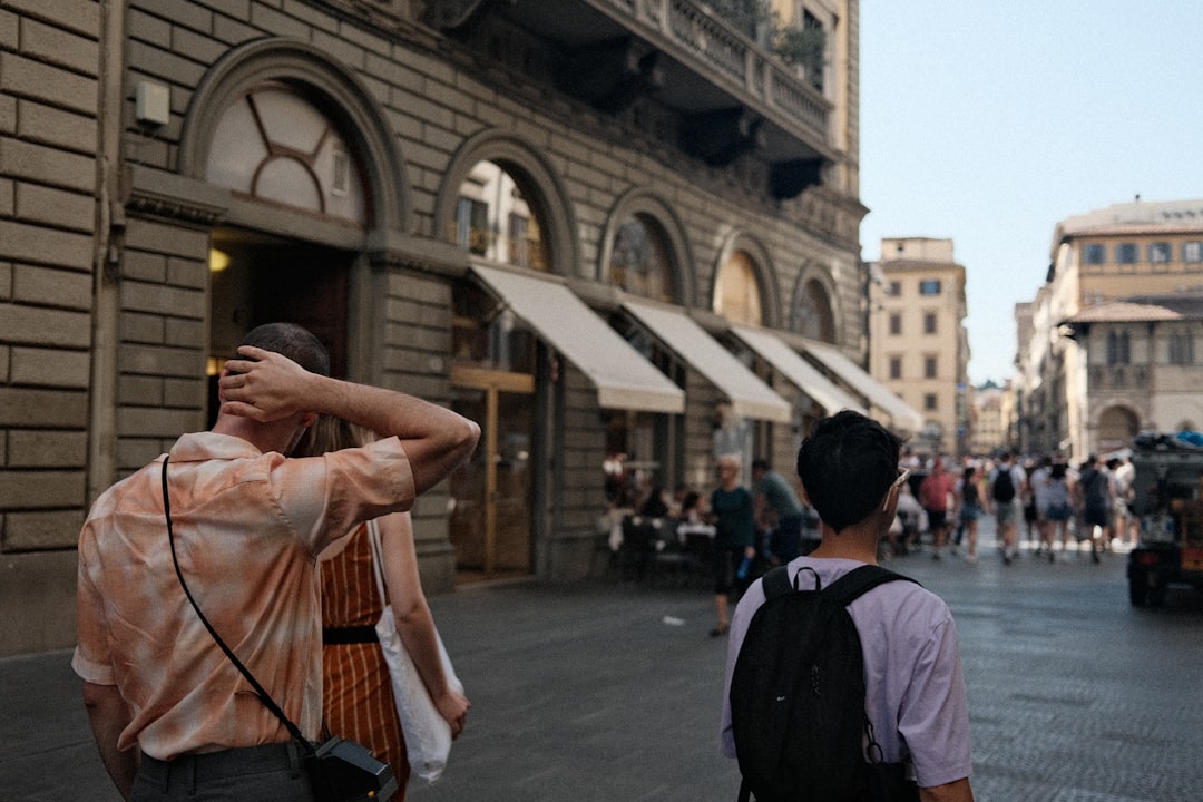 Arnaques touristiques de rue : les vieux classiques marchent encore