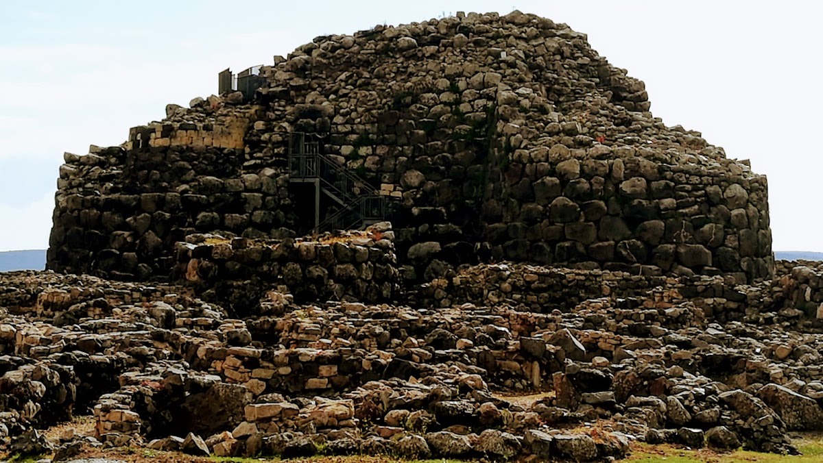 Sardegna da Scoprire: Hidden Beaches, Nuraghi & Flavors