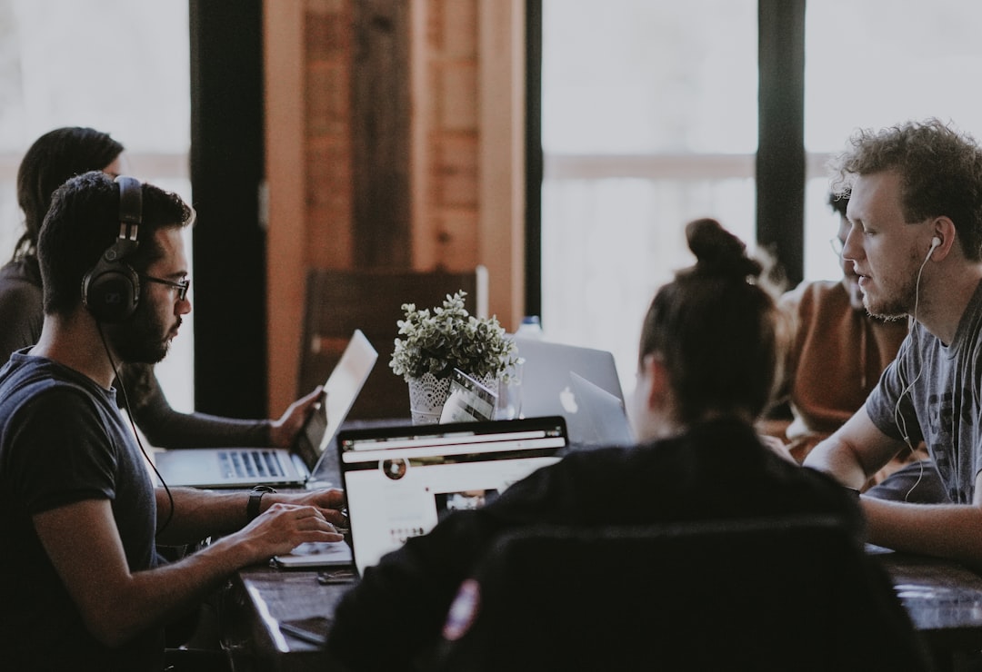 Integrazione CRM booking agenzia viaggi: modello 2026