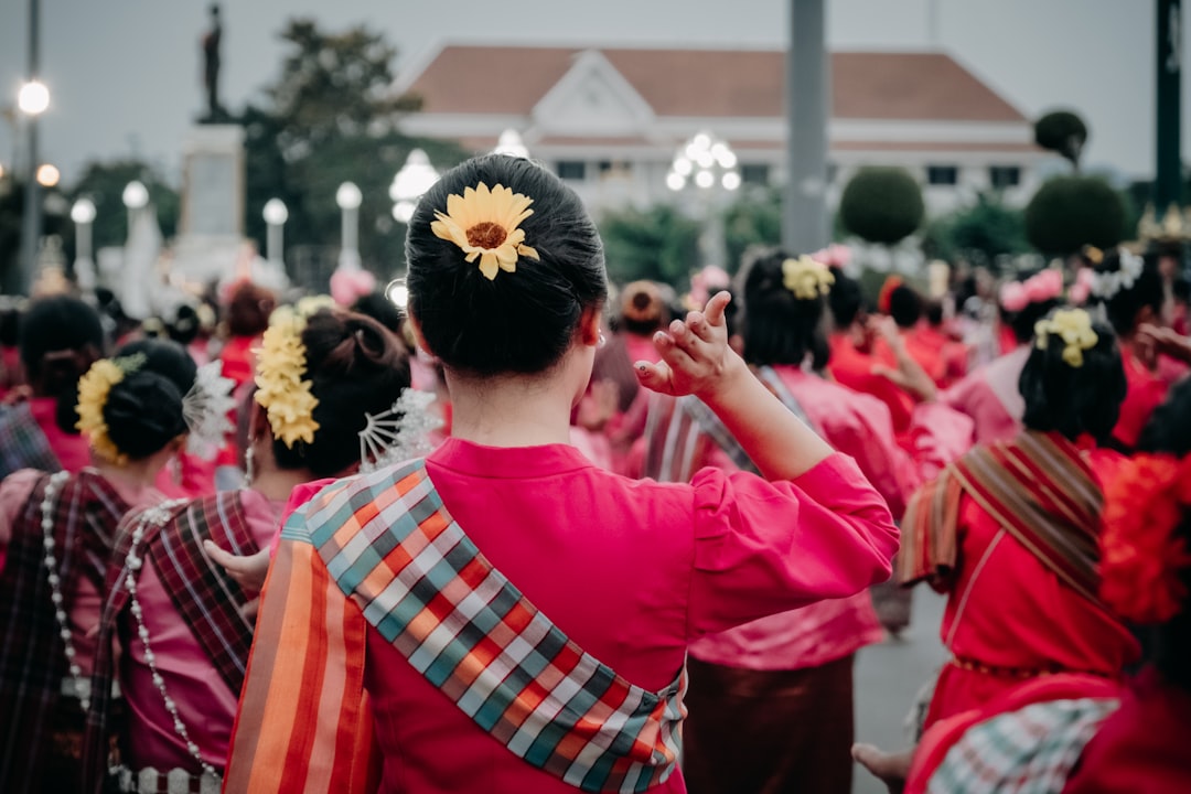 Holi, Inde : couleurs, religion et codes sociaux (festivals de printemps)