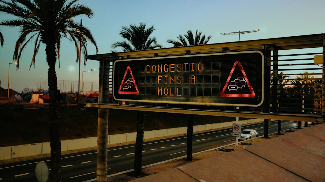 Il nuovo flusso operativo: AI come filtro, non come pilota automatico